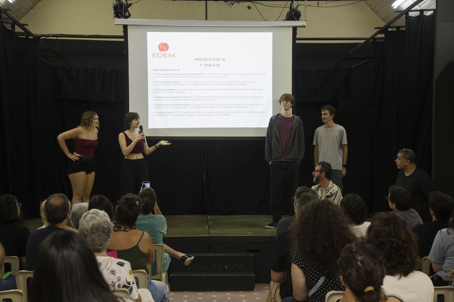 MOSTRA - Semana sobre Crise Climática na escola Edem. Mostra dos trabalhos dos alunos para pais e comunidade Edem.RJ, 25.10.2025foto: Eduardo Martino/ Andréa Testoni (Zuppa Filmes)